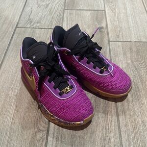 Nike Purple and Black Sneakers